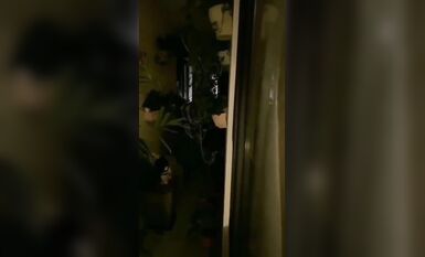 【極品稀缺 大開眼界】最新酒店門口偷拍性愛視頻流出 空姐女友+和表妹亂倫+同學炮友 性愛錄音附性愛視頻照片 (3)