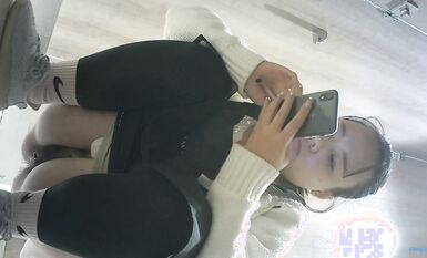 【精選廁拍】奶茶店全景偷拍多位漂亮的妹紙們2  (12)