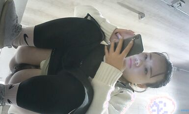 【精選廁拍】奶茶店全景偷拍多位漂亮的妹紙們2  (12)