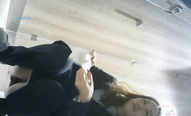 【精選廁拍】奶茶店全景偷拍多位漂亮的妹紙們2  (5)