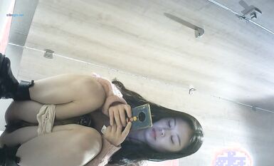 【精選廁拍】奶茶店全景偷拍多位漂亮的妹紙們2  (6)