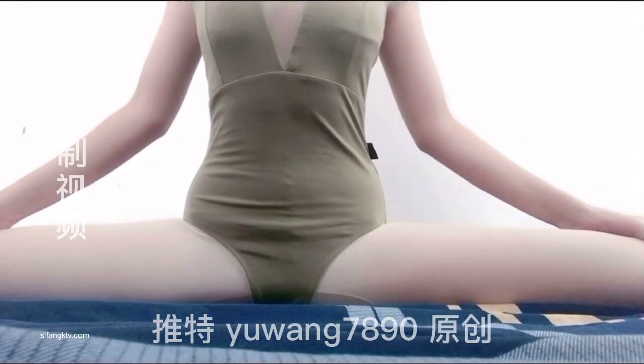 【黑客破解】台中18歲的舞蹈班學員黃嘉雯 各種私拍泄密流出 (12)