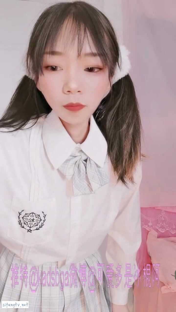 推特上著名抖音風福利姬可愛多是冰棍阿私拍各種潮流BGM活潑裸舞露臉母狗式紫薇 (1)