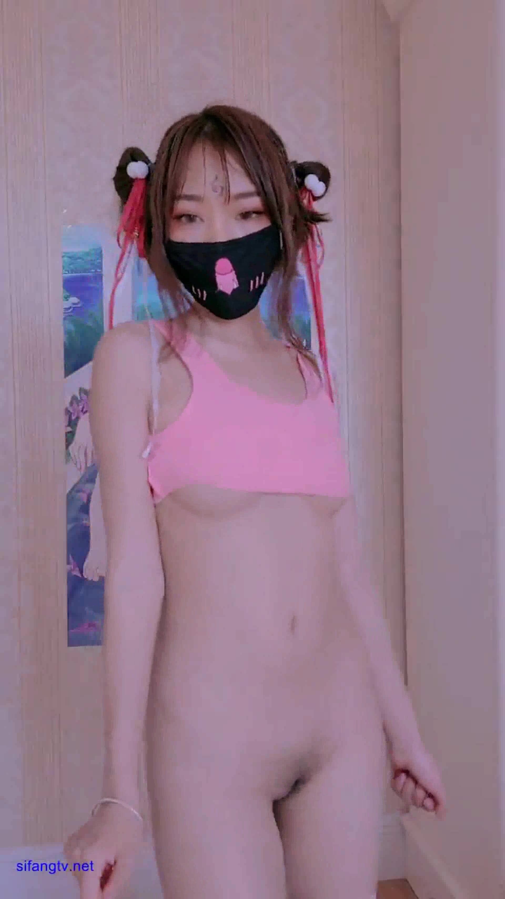 推特上著名抖音風福利姬可愛多是冰棍阿私拍各種潮流BGM活潑裸舞露臉母狗式紫薇 (12)