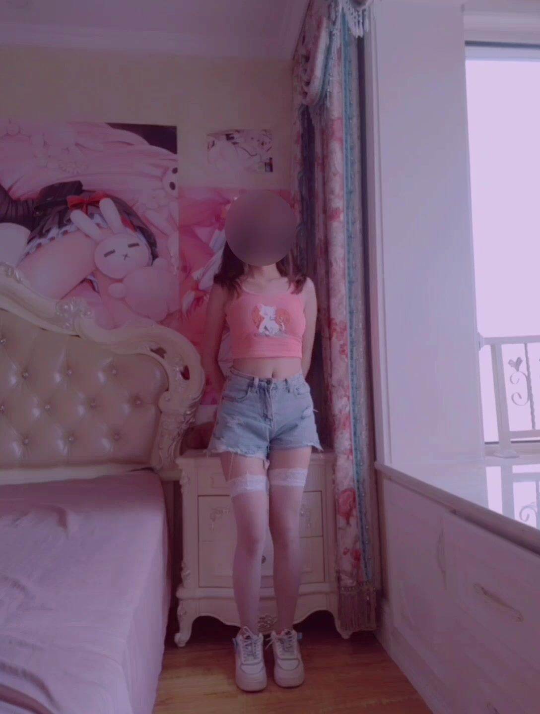 推特上著名抖音風福利姬可愛多是冰棍阿私拍各種潮流BGM活潑裸舞露臉母狗式紫薇 (15)