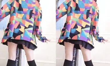 推特上著名抖音風福利姬可愛多是冰棍阿私拍各種潮流BGM活潑裸舞露臉母狗式紫薇 (20)