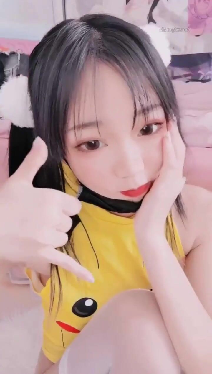 推特上著名抖音風福利姬可愛多是冰棍阿私拍各種潮流BGM活潑裸舞露臉母狗式紫薇 (7)