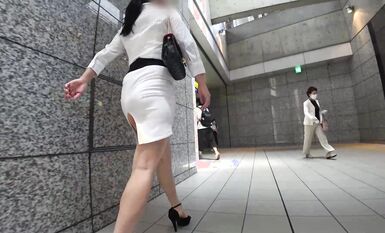 【フルHD 超高畫質】美人OLお姉さんの巨惑！！スリットの隙間からハミ出たムッチムチの肉厚ヒップがエロい！！