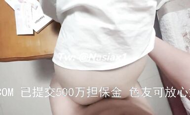 蘿莉控大神『Nasi』動漫身材F奶巨乳女友性愛淫亂史 忍不住內射粉穴了 高清1080P版 (6)