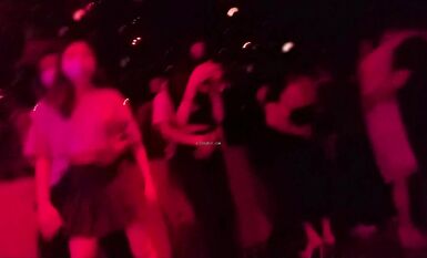 砂舞廳的激情，小姐姐好賣力，小哥招架不住