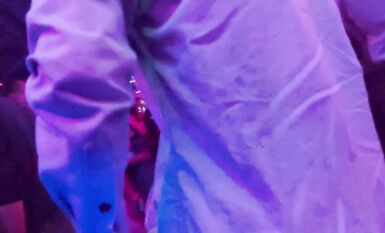 舞廳的濃情蜜意好浪漫，嫵媚的美女都是惹人愛，這簡直就是休閑娛樂好地方