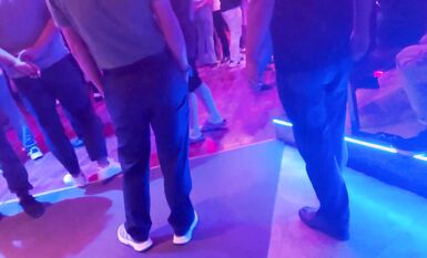 重慶大眾舞廳底層勞動者的興趣，吸引力從不減退，人氣一直都火爆，男男女女都喜歡去舞一曲