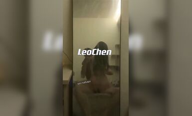 牛逼約炮大神『LEO』真實約炮付費VIP電報群完整版性愛甄選 都是美女各種操 完美露臉 (20)