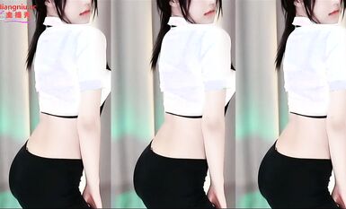 萬眾矚目！虎牙星秀主播女神級別清純美女【林小花】首次私人定製露逼裸舞大尺度流出不虧是網紅真會整活 (4) (1)