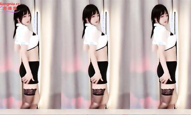 萬眾矚目！虎牙星秀主播女神級別清純美女【林小花】首次私人定製露逼裸舞大尺度流出不虧是網紅真會整活 奇領林小花(1)