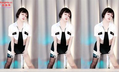 萬眾矚目！虎牙星秀主播女神級別清純美女【林小花】首次私人定製露逼裸舞大尺度流出不虧是網紅真會整活 奇領林小花(1)