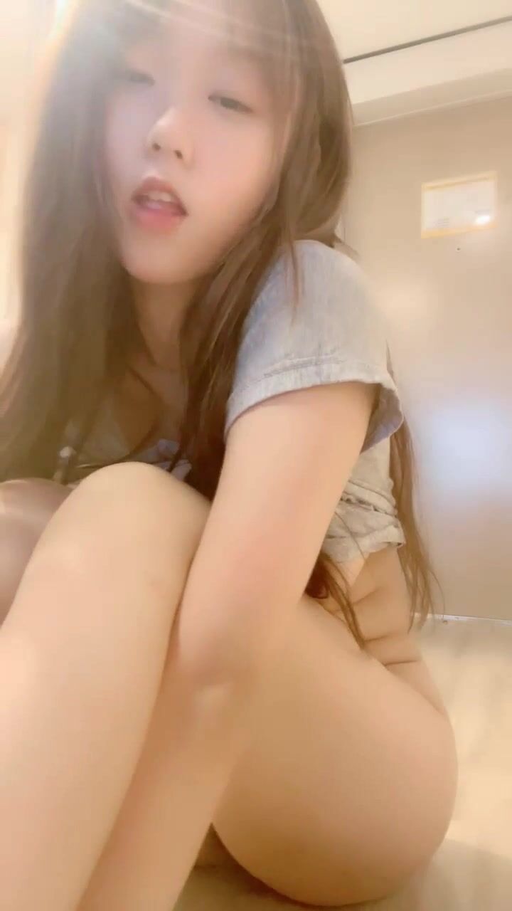 發育的也太好了！超嗲萌妹！【喵蘿莉】少女的極品肉體~！~~~ --糟糕，是戀愛的感覺，19歲嫩妹 (3)