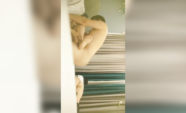 【換妻游戲呀】，密碼房，迎國慶，夫妻交換新作，香艷刺激，欣賞自己老婆在別的男人胯下呻吟