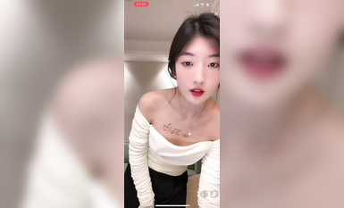 最新《瘋狂抖音》外篇之《抖音擦邊8》各種閃現走光刷邊 走私會議房給男友口愛 這期超精彩1-美女露點 (3)