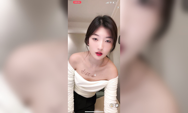 最新《瘋狂抖音》外篇之《抖音擦邊8》各種閃現走光刷邊 走私會議房給男友口愛 這期超精彩1-美女露點 (3)