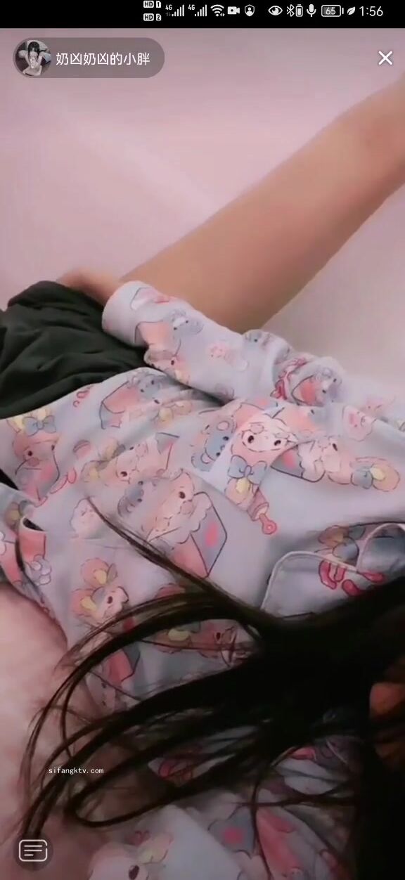 最新《瘋狂抖音》外篇之《抖音擦邊8》各種閃現走光刷邊 走私會議房給男友口愛 這期超精彩5.刺激 (5)