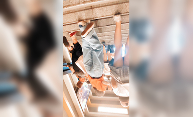 校園學生妹CD 偷拍大神學校專挑短裙學生妹 疑似內褲上有根逼毛 大膽刺激 高清 (1)