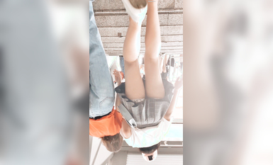 校園學生妹CD 偷拍大神學校專挑短裙學生妹 疑似內褲上有根逼毛 大膽刺激 高清 (1)