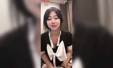 最新《瘋狂抖音》外篇之《抖音擦邊8》各種閃現走光刷邊 走私會議房給男友口愛 這期超精彩2.美女擦邊 (5)