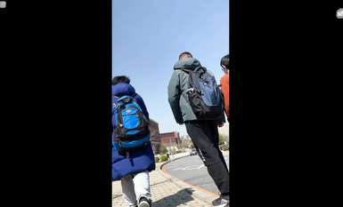 校園學生妹CD 偷拍大神學校專挑短裙學生妹 疑似內褲上有根逼毛 大膽刺激 高清 (2)