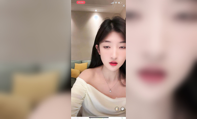 最新《瘋狂抖音》外篇之《抖音擦邊8》各種閃現走光刷邊 走私會議房給男友口愛 這期超精彩1-美女露點 (6)