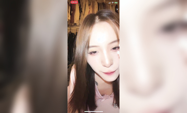 最新《瘋狂抖音》外篇之《抖音擦邊8》各種閃現走光刷邊 走私會議房給男友口愛 這期超精彩2.美女擦邊 (9)