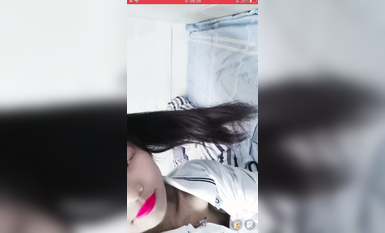 最新《瘋狂抖音》外篇之《抖音擦邊8》各種閃現走光刷邊 走私會議房給男友口愛 這期超精彩3.走光擦邊 (5)