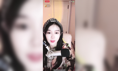 最新《瘋狂抖音》外篇之《抖音擦邊8》各種閃現走光刷邊 走私會議房給男友口愛 這期超精彩1-美女露點 (10)