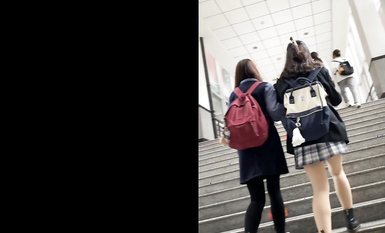 校園學生妹CD 偷拍大神學校專挑短裙學生妹 疑似內褲上有根逼毛 大膽刺激 高清 (9)