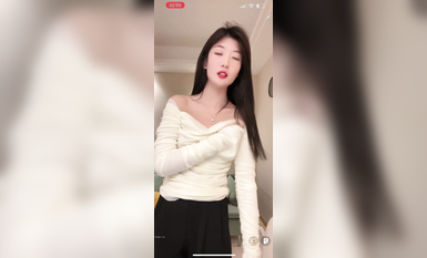 最新《瘋狂抖音》外篇之《抖音擦邊8》各種閃現走光刷邊 走私會議房給男友口愛 這期超精彩1-美女露點 (4)