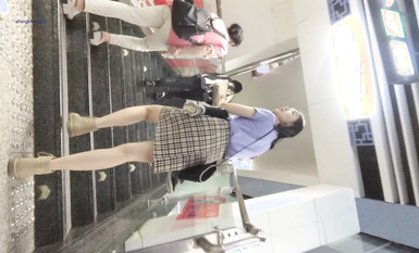 成都地鐵醫院抄底 驚現無內長腿美女 各式內內讓人噴血 幻想扒下推到啪啪 高清1080P版 (2)