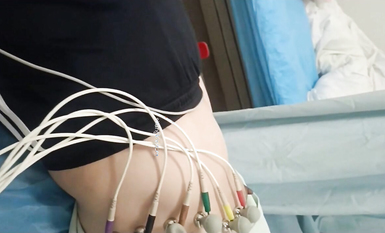 國內某體檢中心心電圖檢查偷拍 各種美乳大學生少婦美乳映入眼簾，處女的奶子圓潤堅挺好好看 (48)