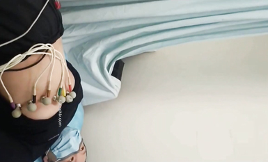 國內某體檢中心心電圖檢查偷拍 各種美乳大學生少婦美乳映入眼簾，處女的奶子圓潤堅挺好好看 (15)