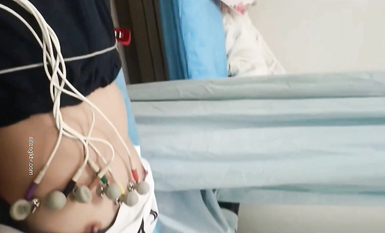 國內某體檢中心心電圖檢查偷拍 各種美乳大學生少婦美乳映入眼簾，處女的奶子圓潤堅挺好好看 (46)