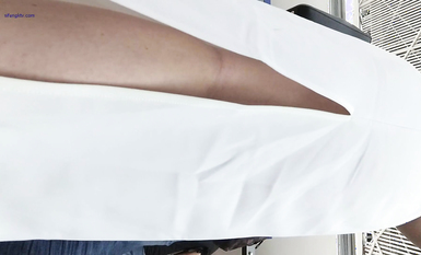 超高質量機場地鐵抄底 高挑美女陰毛旺盛露出兩根 三角內內夾在逼縫隙里 高清1080P版 (11)