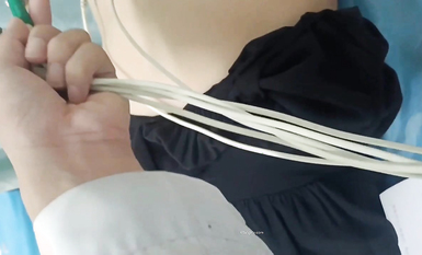 國內某體檢中心心電圖檢查偷拍 各種美乳大學生少婦美乳映入眼簾，處女的奶子圓潤堅挺好好看 (1)