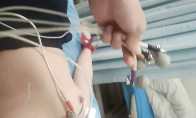 國內某體檢中心心電圖檢查偷拍 各種美乳大學生少婦美乳映入眼簾，處女的奶子圓潤堅挺好好看 (6)