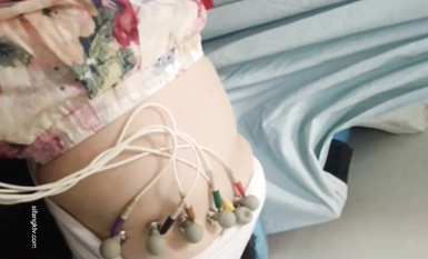 國內某體檢中心心電圖檢查偷拍 各種美乳大學生少婦美乳映入眼簾，處女的奶子圓潤堅挺好好看 (35)