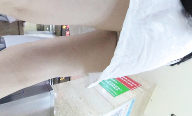 成都地鐵醫院抄底 驚現無內長腿美女 各式內內讓人噴血 幻想扒下推到啪啪 高清1080P版 (3)