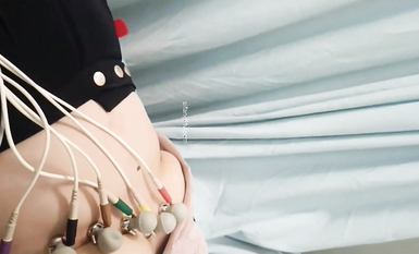 國內某體檢中心心電圖檢查偷拍 各種美乳大學生少婦美乳映入眼簾，處女的奶子圓潤堅挺好好看 (9)