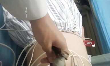 國內某體檢中心心電圖檢查偷拍 各種美乳大學生少婦美乳映入眼簾，處女的奶子圓潤堅挺好好看 (17)