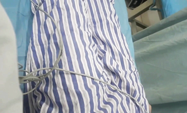 國內某體檢中心心電圖檢查偷拍 各種美乳大學生少婦美乳映入眼簾，處女的奶子圓潤堅挺好好看 (16)