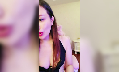 綠波轉黃風騷美艷婦，全程露臉黑絲高跟情趣誘惑，很會撩人慢慢脫光誘惑狼友，表情好騷揉奶玩逼特寫展示水多