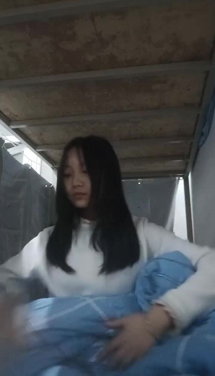 在校學生妹妹！宿舍全裸自慰【03後妹妹】超美！今晚最佳！