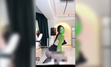 【抖音重磅】人氣女神【草莓小甜心】首次超大尺度露三點【丁姐直播】9月 (9)